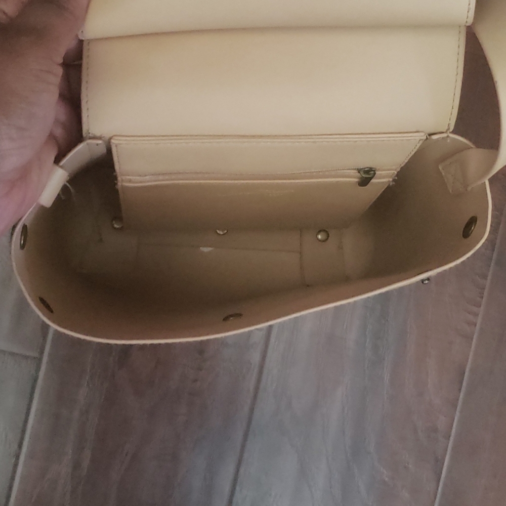 Purse - Picture 2 of 2